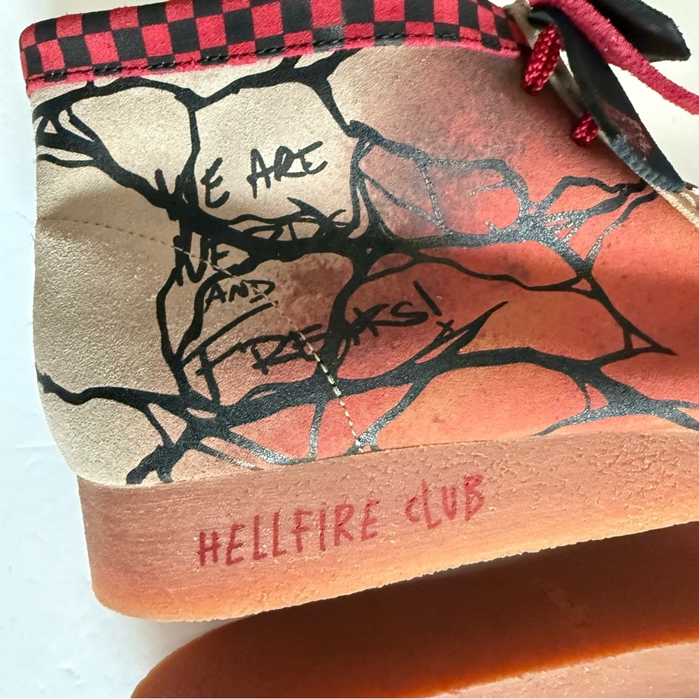 Stranger Things x Clarks Original Wallabee Evo Hellfire Club Shoes Men’s size 13 - Picture 8 of 13